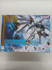 ライジングフリーダムガンダム|BANDAI