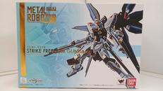 METAL ROBOT魂 ストライクフリーダムガンダム|バンダイ