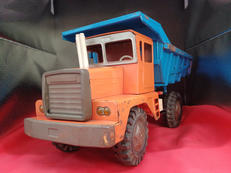 トラック|ヨネザワ