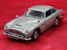 1/24スケールボンドカー|FRAGILE