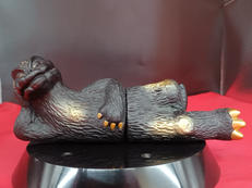 おひるねゴジラ|クランチロール/メディコムトイ/マーミット