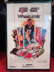 ジェームズ・ボンド(ロジャー・ムーア)|サイドショウ