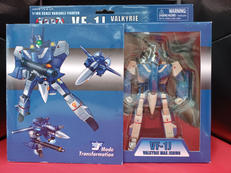 VF-1Jマックス専用バトロイド・バルキリー|ハーモニーゴールド/トイナミ