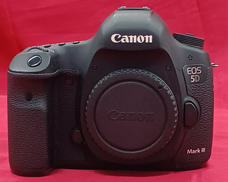 デジタル一眼レフ ボディ|CANON