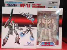 VF-1J一条輝専用バトロイド・バルキリー|ハーモニーゴールド