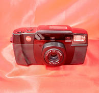 コンパクトフィルムカメラ|LEICA