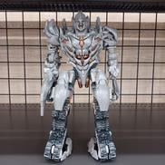 メガトロン|TAKARATOMY
