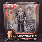 T-800|MEDI COM TOY