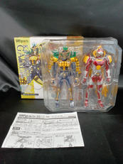仮面ライダー鎧武 パインアームズ＆仮面ライダーバロン マンゴ|バンダイ