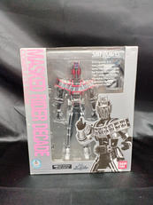 S.H.Figuarts 仮面ライダーディケイド|BANDAI
