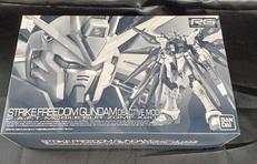 1/144 RG ZGMF-X20A ストライクフリーダムガ|バンダイ