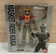 仮面ライダークウガ　マイティフォーム|BANDAI