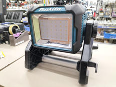 充電式スタンドライト|MAKITA