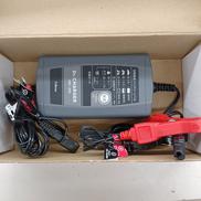 バッテリー充電器|CELLSTAR