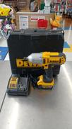 電動インパクトレンチ|DEWALT