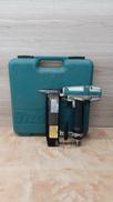 エアー釘打ち機|MAKITA