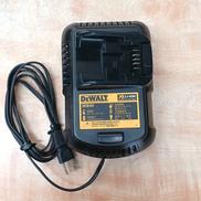 充電器|DEWALT