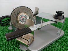 【フラット形状用】電動式刃物研磨機|ニシガキ工業