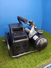 オイルレスエアーコンプレッサー|藤原産業